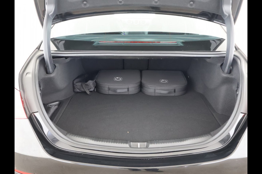 Mercedes-Benz C-Klasse 300e AVANTGARDE ** HIGH LED, LEDER, MEMORY, WINTERPACK, CAMERA, ** Ex MB-AG - UNFALLFREI ** ** INFORMEER OOK NAAR ONZE AANTREKKELIJKE FINANCIAL-LEASE TARIEVEN **