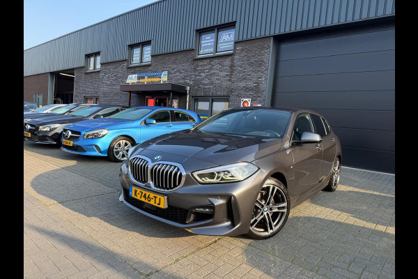 BMW 1-serie 116d Executive | 1E EIGENAAR | 3/6/12MND GARANTIE | AUTOMAAT | LED | CARPLAY | SFEERVERLICHTING | CRUISE | AIRCO |