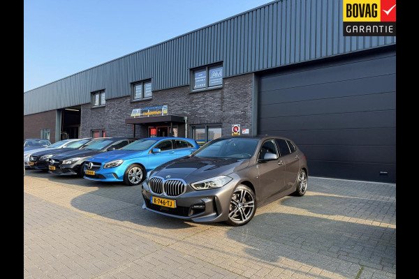 BMW 1-serie 116d Executive | 1E EIGENAAR | 3/6/12MND GARANTIE | AUTOMAAT | LED | CARPLAY | SFEERVERLICHTING | CRUISE | AIRCO |