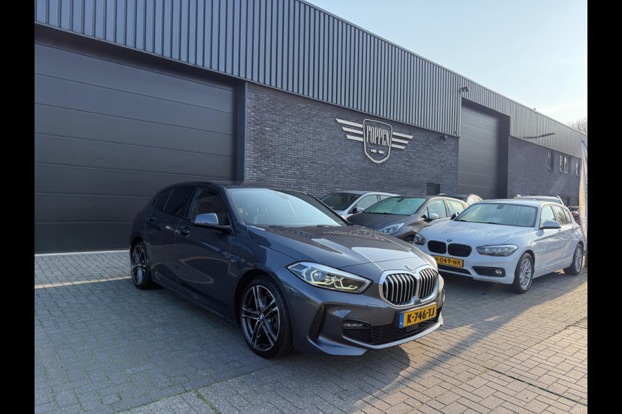BMW 1-serie 116d Executive | 1E EIGENAAR | 3/6/12MND GARANTIE | AUTOMAAT | LED | CARPLAY | SFEERVERLICHTING | CRUISE | AIRCO |