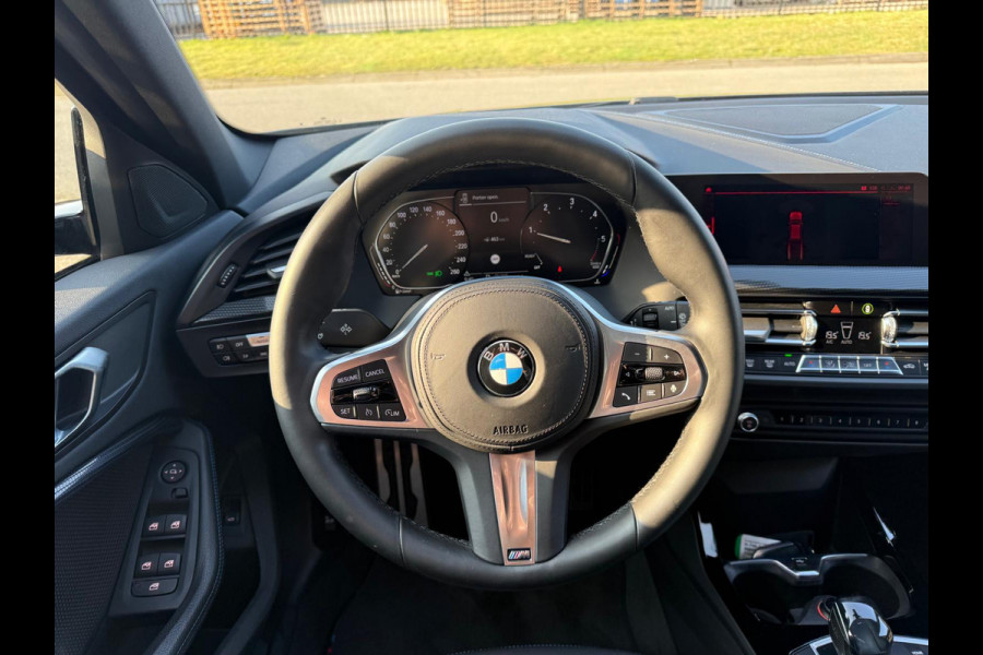 BMW 1-serie 116d Executive | 1E EIGENAAR | 3/6/12MND GARANTIE | AUTOMAAT | LED | CARPLAY | SFEERVERLICHTING | CRUISE | AIRCO |