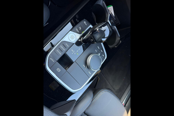 BMW 1-serie 116d Executive | 1E EIGENAAR | 3/6/12MND GARANTIE | AUTOMAAT | LED | CARPLAY | SFEERVERLICHTING | CRUISE | AIRCO |