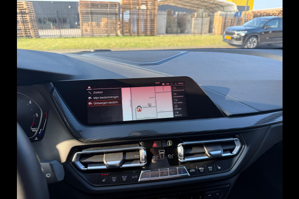 BMW 1-serie 116d Executive | 1E EIGENAAR | 3/6/12MND GARANTIE | AUTOMAAT | LED | CARPLAY | SFEERVERLICHTING | CRUISE | AIRCO |
