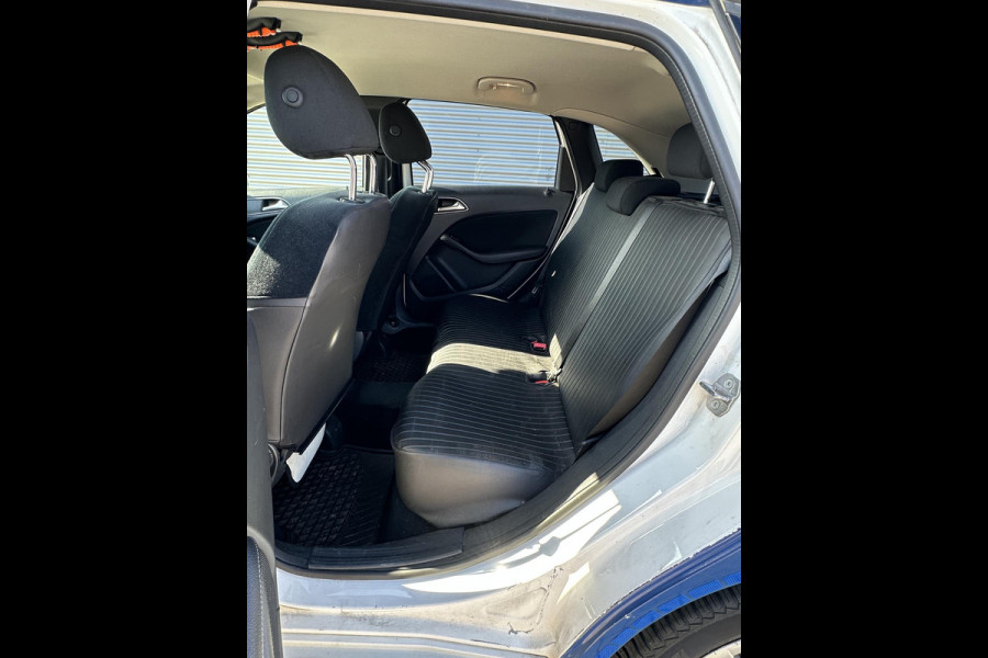 Mercedes-Benz B-Klasse 220 d Ambition automaat