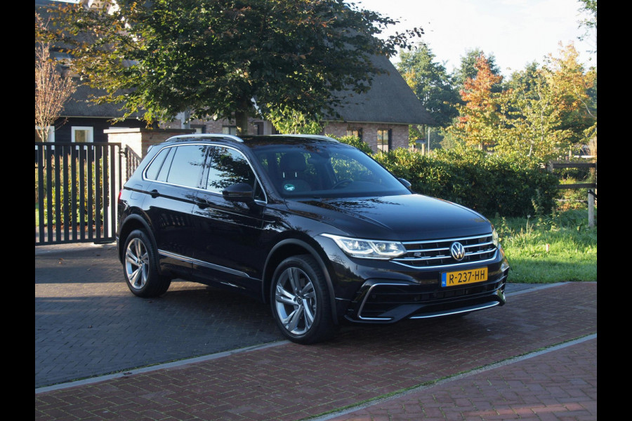 Volkswagen Tiguan 1.4 TSI eHybrid R-Line Business+ | Trekhaak | Apple Carplay | Sfeerverlichting | ACC | Virtual Cockpit | NL-Auto |