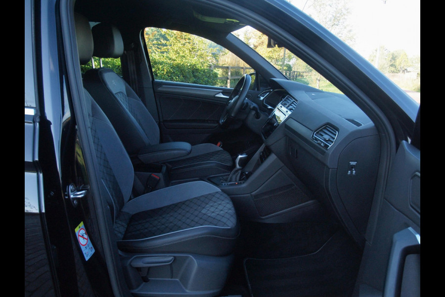 Volkswagen Tiguan 1.4 TSI eHybrid R-Line Business+ | Trekhaak | Apple Carplay | Sfeerverlichting | ACC | Virtual Cockpit | NL-Auto |
