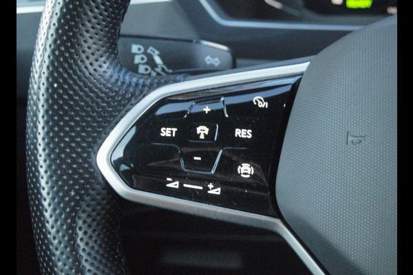Volkswagen Tiguan 1.4 TSI eHybrid R-Line Business+ | Trekhaak | Apple Carplay | Sfeerverlichting | ACC | Virtual Cockpit | NL-Auto |