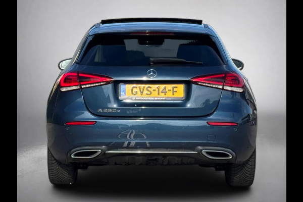 Mercedes-Benz A-Klasse 250e Business Solution AMG | 218PK | PANO | MEM SEATS | SFEERVERL | GROOT SCHERM | LEER | PERF ONDERHOUD |