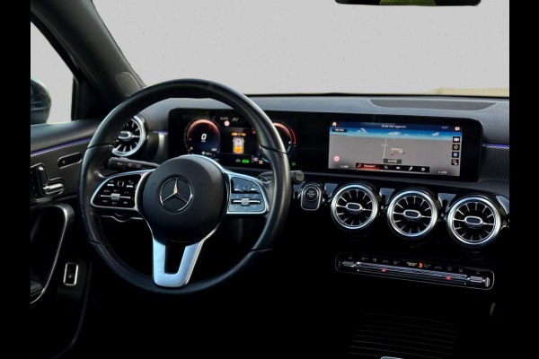 Mercedes-Benz A-Klasse 250e Business Solution AMG | 218PK | PANO | MEM SEATS | SFEERVERL | GROOT SCHERM | LEER | PERF ONDERHOUD |