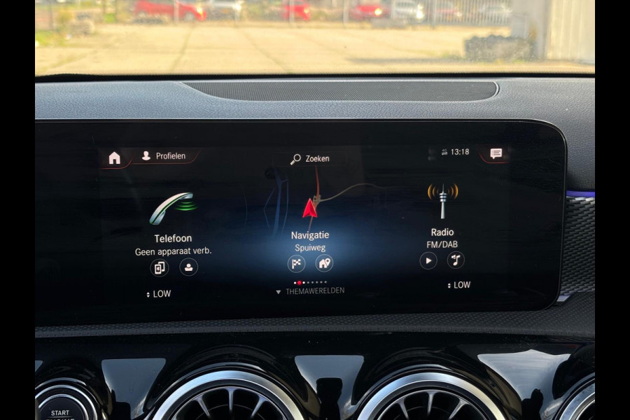 Mercedes-Benz A-Klasse 250e Business Solution AMG | 218PK | PANO | MEM SEATS | SFEERVERL | GROOT SCHERM | LEER | PERF ONDERHOUD |