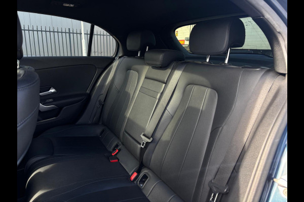 Mercedes-Benz A-Klasse 250e Business Solution AMG | 218PK | PANO | MEM SEATS | SFEERVERL | GROOT SCHERM | LEER | PERF ONDERHOUD |