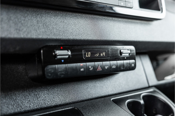 Mercedes-Benz Sprinter 317 170 PK | ACC | LED Koplampen | Camera | Blind Spot | Sortimo inrichting | Navigatie | CarPlay | Stoelverwarming | MBUX | Climate control | DAB | Dealer onderhouden | Nieuwe APK