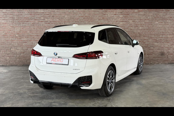 BMW 2 Serie Active Tourer 220i Camera / Navi / CarPlay / DAB