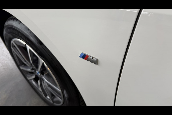 BMW 2 Serie Active Tourer 220i Camera / Navi / CarPlay / DAB