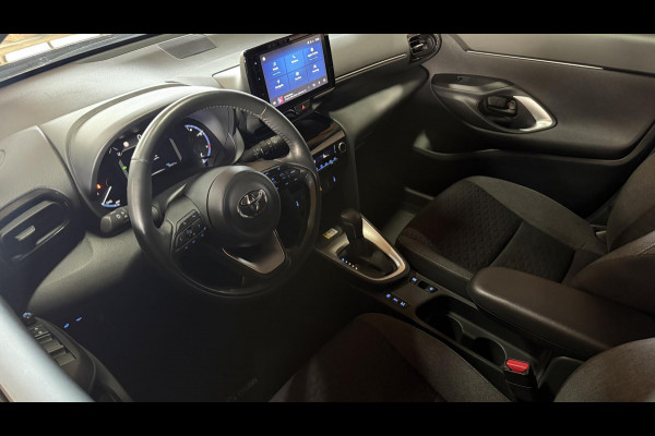 Toyota Yaris Cross 1.5 Hybrid 115 Team D. Winter pakket / Safety Pakket / Afn. Trekhaak / Marter Afweer ( Toyota) / CarPlay Wireless /Camera / PDC voor en achter