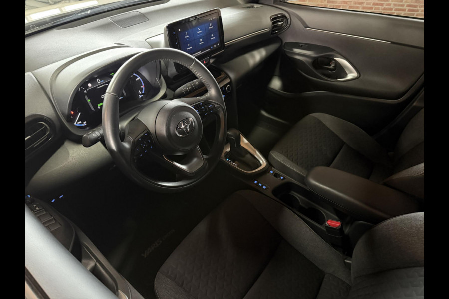 Toyota Yaris Cross 1.5 Hybrid Team D. Winter-pakket / Safety-pakket / Navi / Camera