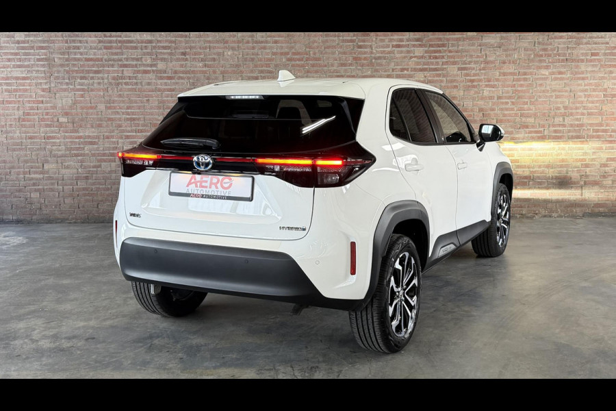 Toyota Yaris Cross 1.5 Hybrid Team D. Winter-pakket / Safety-pakket / Navi / Camera