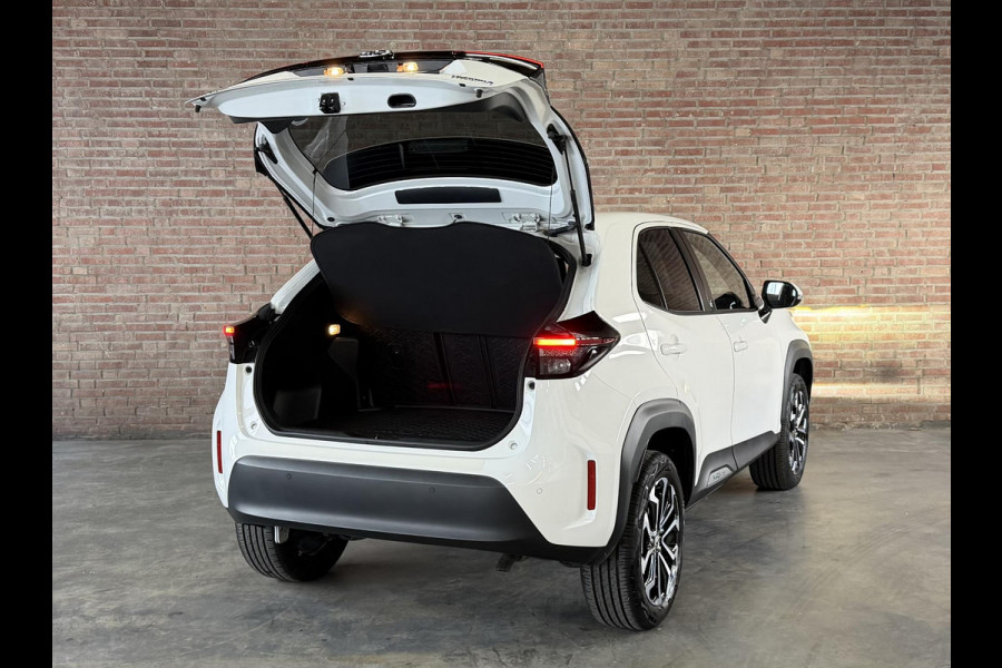 Toyota Yaris Cross 1.5 Hybrid Team D. Winter-pakket / Safety-pakket / Navi / Camera