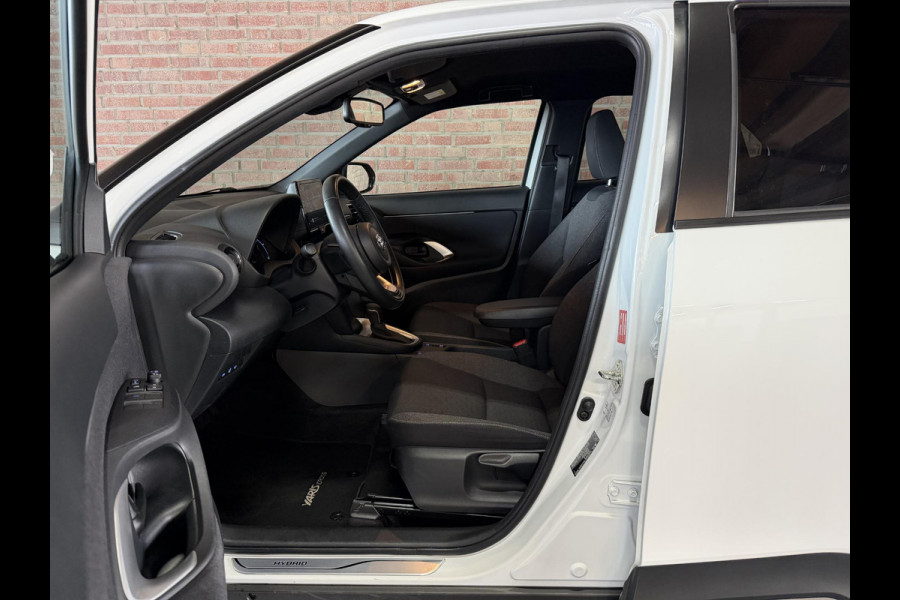 Toyota Yaris Cross 1.5 Hybrid Team D. Winter-pakket / Safety-pakket / Navi / Camera