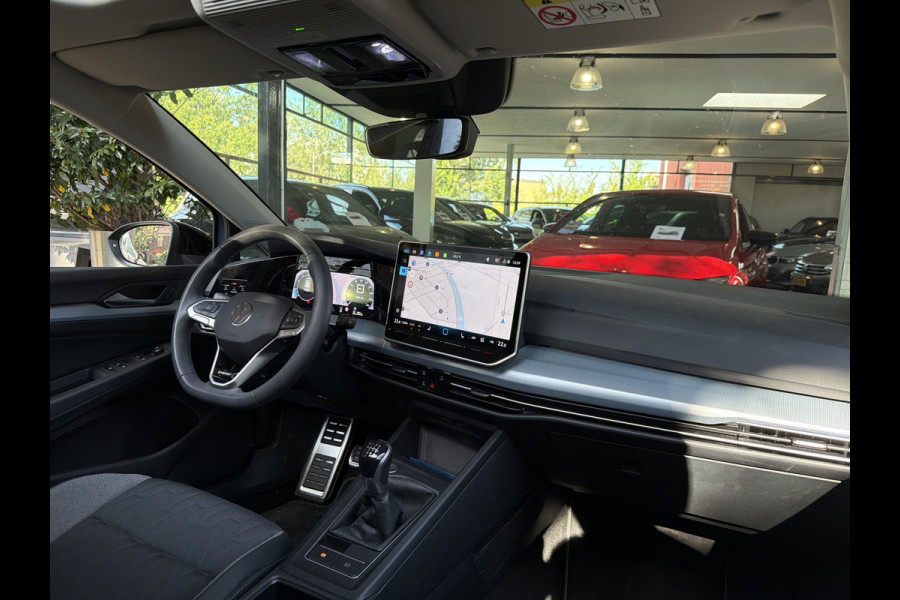 Volkswagen Golf 1.5 TSI LIFE EDITION CAMERA/NAVI/CARPLAY/PANORAMADAK