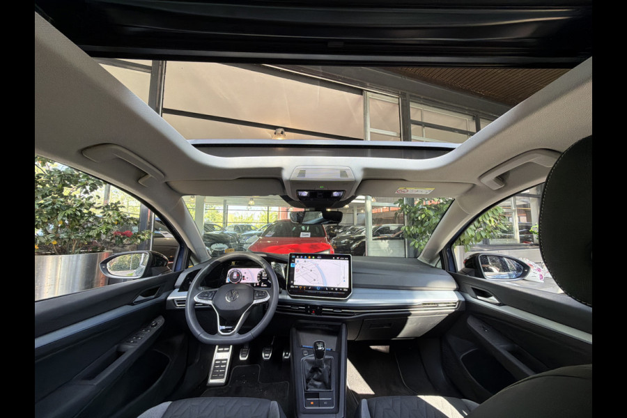 Volkswagen Golf 1.5 TSI LIFE EDITION CAMERA/NAVI/CARPLAY/PANORAMADAK