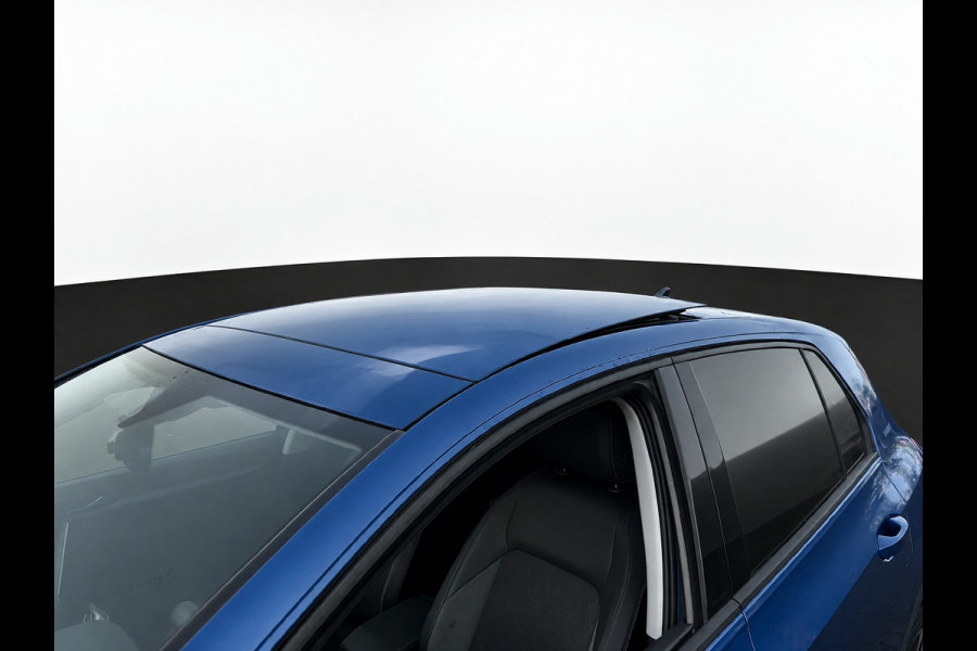Volkswagen Golf 1.5 TSI LIFE EDITION CAMERA/NAVI/CARPLAY/PANORAMADAK