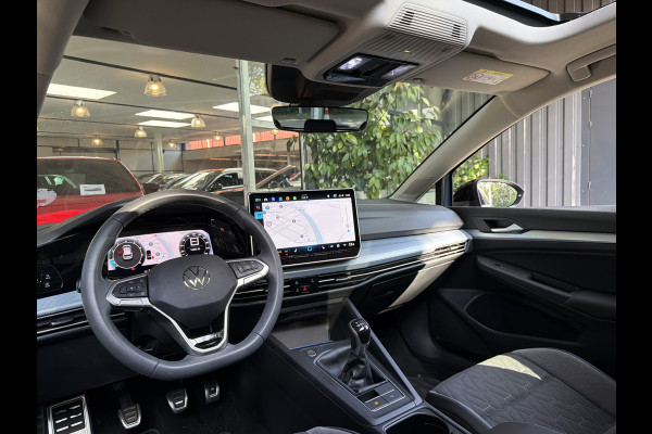 Volkswagen Golf 1.5 TSI LIFE EDITION CAMERA/NAVI/CARPLAY/PANORAMADAK