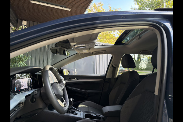 Volkswagen Golf 1.5 TSI LIFE EDITION CAMERA/NAVI/CARPLAY/PANORAMADAK