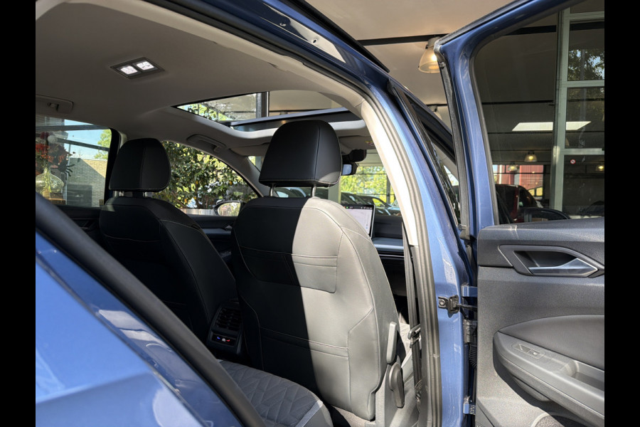 Volkswagen Golf 1.5 TSI LIFE EDITION CAMERA/NAVI/CARPLAY/PANORAMADAK