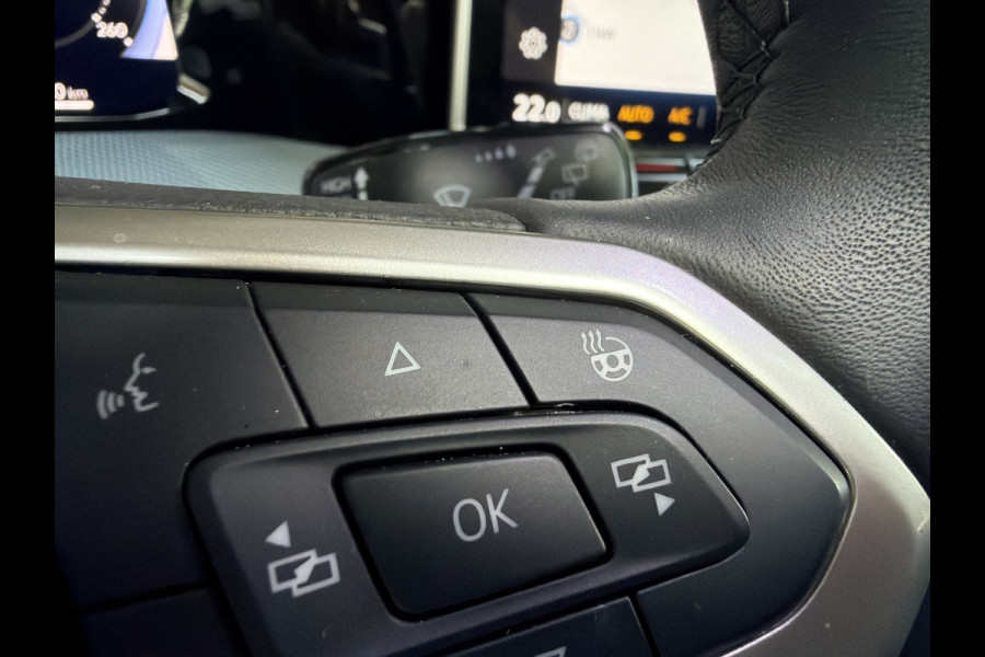 Volkswagen Golf 1.5 TSI LIFE EDITION CAMERA/NAVI/CARPLAY/PANORAMADAK