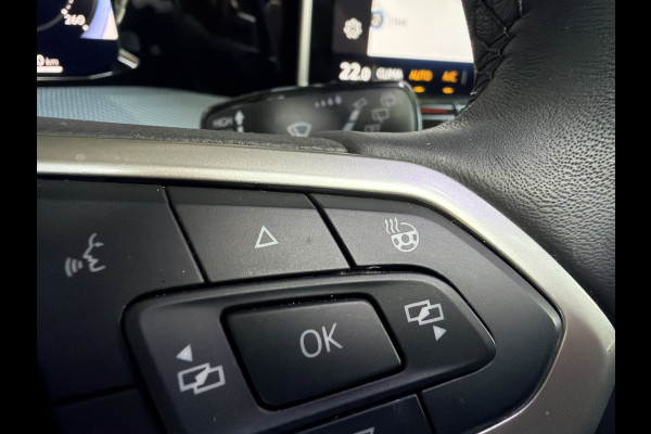 Volkswagen Golf 1.5 TSI LIFE EDITION CAMERA/NAVI/CARPLAY/PANORAMADAK