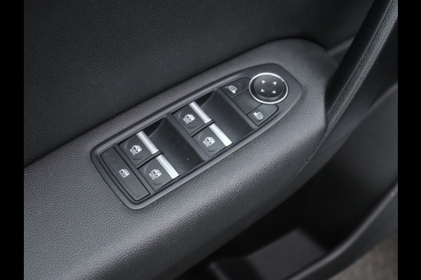 Renault Captur 1.3 TCe 140PK Zen | DEALER ONDERHOUDEN | CLIMAT CONTROL | CARPLAY | PARK. SENSOREN | LM VELGEN