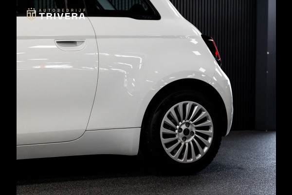 Fiat 500 Urban 24 kWh l SoH 96% l Virtueel cockpit l CARPLAY l Keyless entry l BTW auto l 1ste. eig. l Dealer onderh. l ALS NIEUW