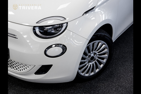 Fiat 500 Urban 24 kWh l SoH 96% l Virtueel cockpit l CARPLAY l Keyless entry l BTW auto l 1ste. eig. l Dealer onderh. l ALS NIEUW