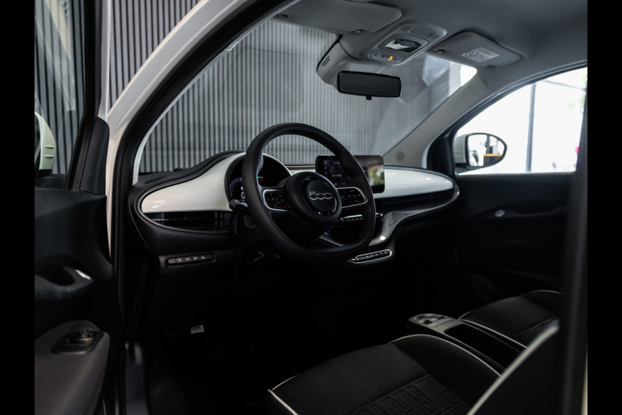 Fiat 500 Urban 24 kWh l SoH 96% l Virtueel cockpit l CARPLAY l Keyless entry l BTW auto l 1ste. eig. l Dealer onderh. l ALS NIEUW