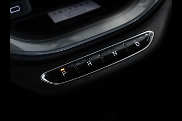 Fiat 500 Urban 24 kWh l SoH 96% l Virtueel cockpit l CARPLAY l Keyless entry l BTW auto l 1ste. eig. l Dealer onderh. l ALS NIEUW