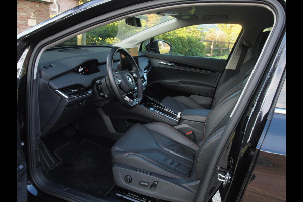 Škoda ENYAQ iV 80 First Edition | SOH 90% | Camera | Trekhaak | Warmtepomp | Sfeerverlichting | Leer | ACC | NL-Auto |