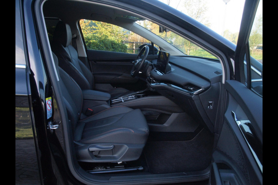 Škoda ENYAQ iV 80 First Edition | SOH 90% | Camera | Trekhaak | Warmtepomp | Sfeerverlichting | Leer | ACC | NL-Auto |