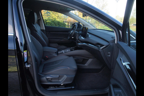 Škoda ENYAQ iV 80 First Edition | SOH 90% | Camera | Trekhaak | Warmtepomp | Sfeerverlichting | Leer | ACC | NL-Auto |