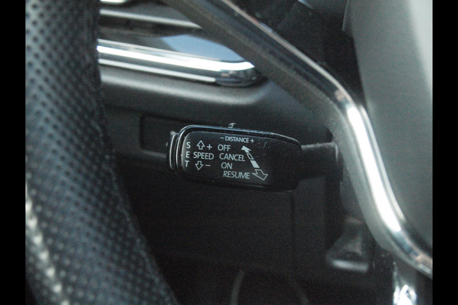 Škoda ENYAQ iV 80 First Edition | SOH 90% | Camera | Trekhaak | Warmtepomp | Sfeerverlichting | Leer | ACC | NL-Auto |