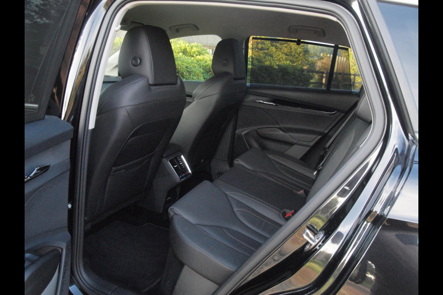 Škoda ENYAQ iV 80 First Edition | SOH 90% | Camera | Trekhaak | Warmtepomp | Sfeerverlichting | Leer | ACC | NL-Auto |