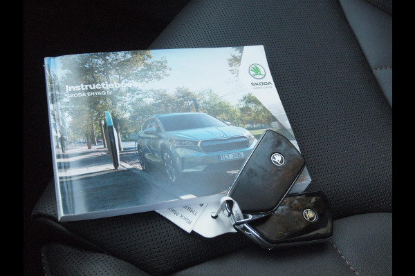 Škoda ENYAQ iV 80 First Edition | SOH 90% | Camera | Trekhaak | Warmtepomp | Sfeerverlichting | Leer | ACC | NL-Auto |