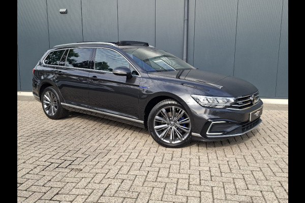 Volkswagen Passat Variant 1.4 TSI PHEV GTE * Panoramadak * Elek. Achterklep * Navigatiesysteem * 18 Inch Velgen *