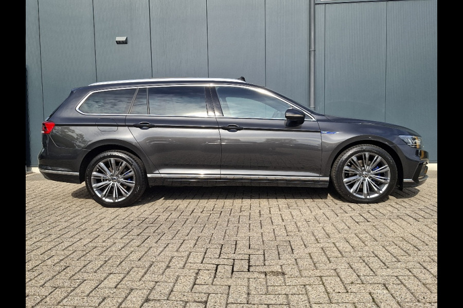 Volkswagen Passat Variant 1.4 TSI PHEV GTE * Panoramadak * Elek. Achterklep * Navigatiesysteem * 18 Inch Velgen *