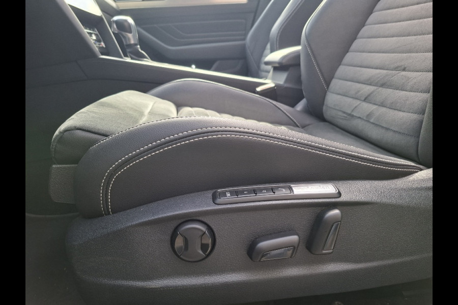 Volkswagen Passat Variant 1.4 TSI PHEV GTE * Panoramadak * Elek. Achterklep * Navigatiesysteem * 18 Inch Velgen *
