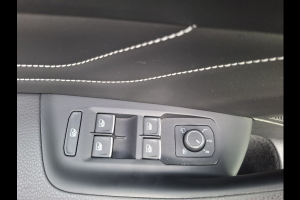 Volkswagen Passat Variant 1.4 TSI PHEV GTE * Panoramadak * Elek. Achterklep * Navigatiesysteem * 18 Inch Velgen *
