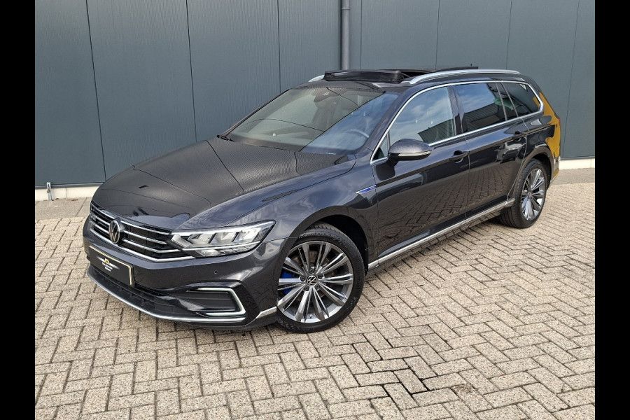 Volkswagen Passat Variant 1.4 TSI PHEV GTE * Panoramadak * Elek. Achterklep * Navigatiesysteem * 18 Inch Velgen *