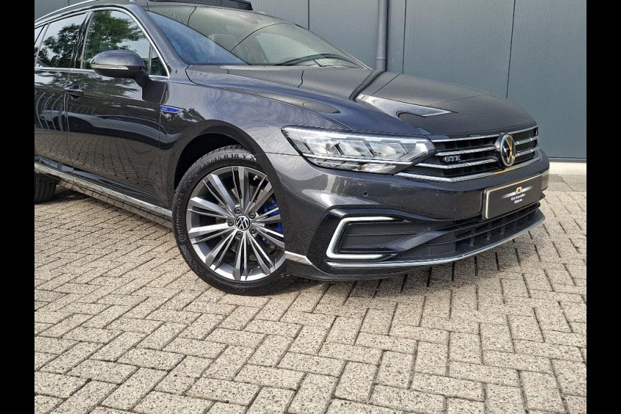 Volkswagen Passat Variant 1.4 TSI PHEV GTE * Panoramadak * Elek. Achterklep * Navigatiesysteem * 18 Inch Velgen *