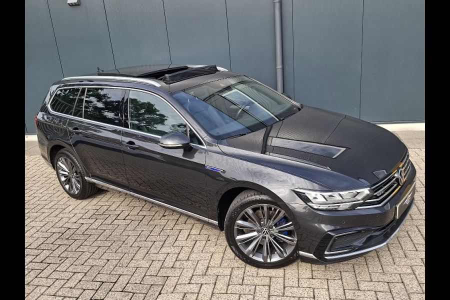 Volkswagen Passat Variant 1.4 TSI PHEV GTE * Panoramadak * Elek. Achterklep * Navigatiesysteem * 18 Inch Velgen *
