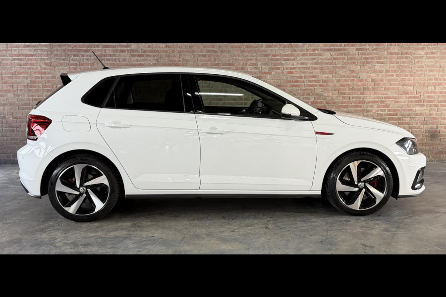 Volkswagen Polo 2.0 TSI GTI Clima / Winter Pakket / CarPlay / ABC Uitlaat systeem / Navi / PDC